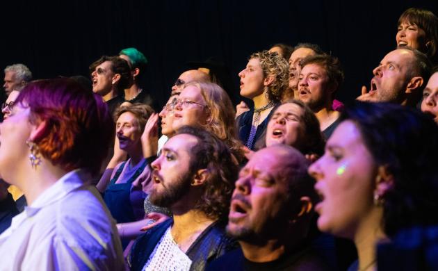 Close up van het Antwerp Queer Choir