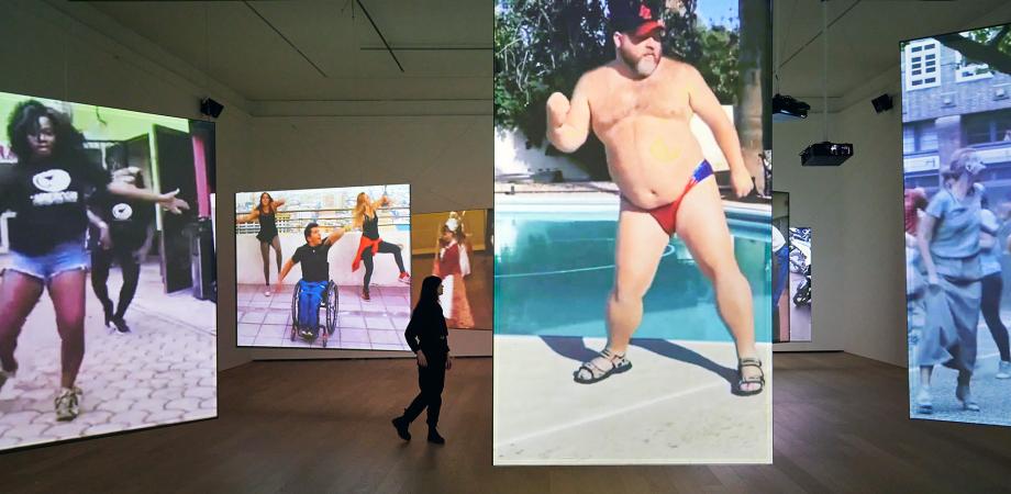 Zicht op installatie in Voorlinden
